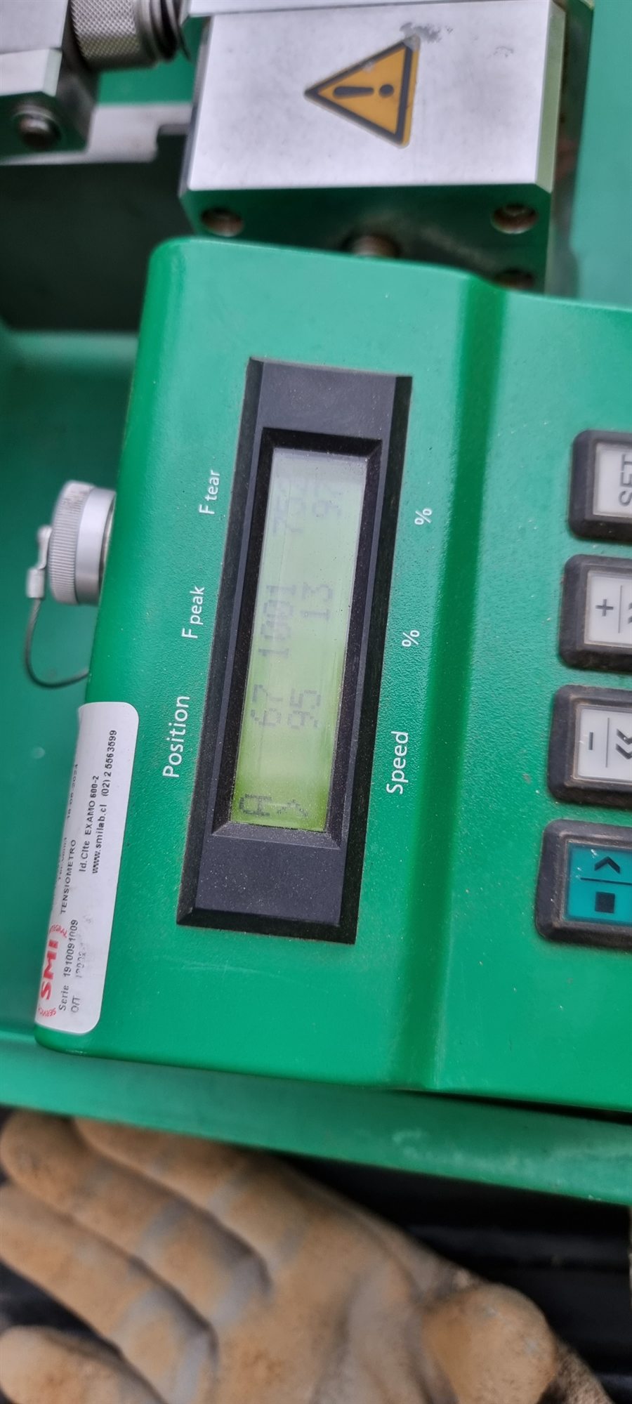 Tensiómetro para ensayo destructivo de geomembrana HDPE