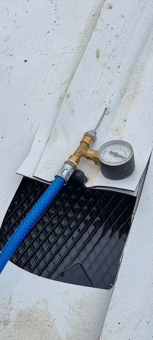 Ensayos de calidad en geomembrana HDPE en Chile