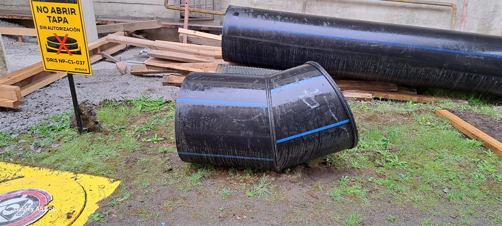 Rollos de geomembrana HDPE para instalación en Chile