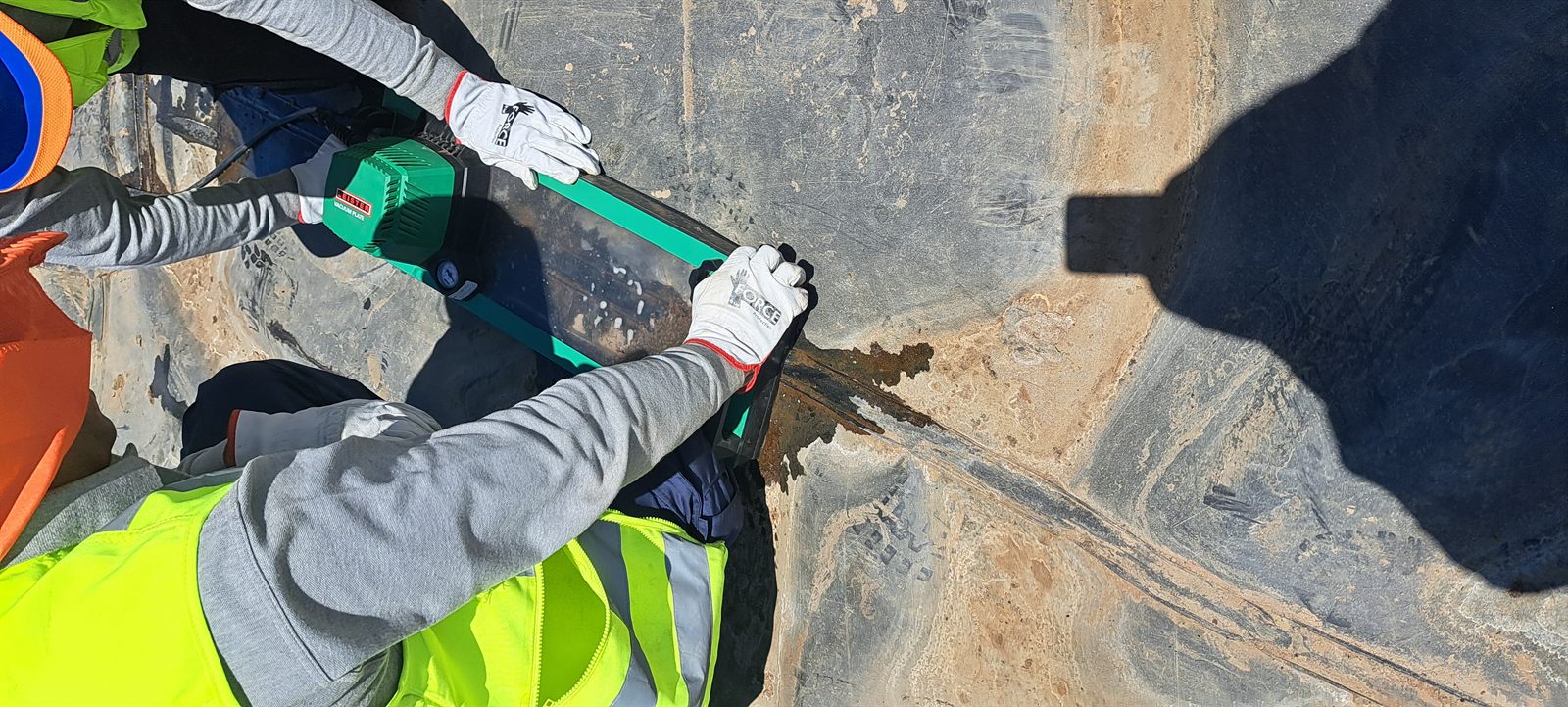 Soldadura por extrusión en geomembrana HDPE en Chile
